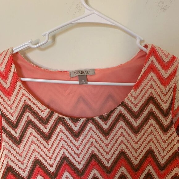 ROZ & ALI Pink Lace Short Sleeve Blouse - Medium - Picture 3 of 10